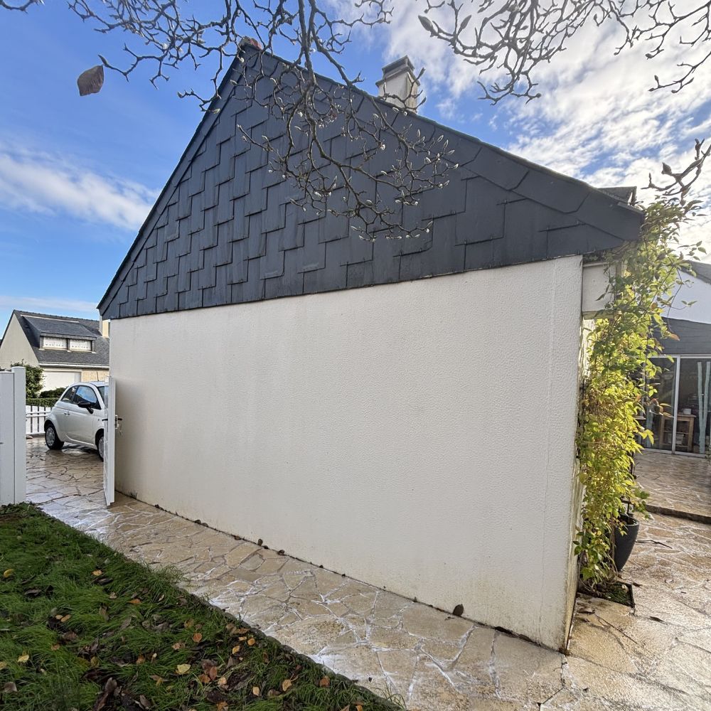 Nettoyage d'une façade à Angers - Pignon Maison